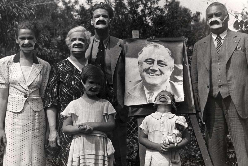 Illustration for article titled The Creepy Story of How Budapest Became a "City of Smiles" in the 1930s